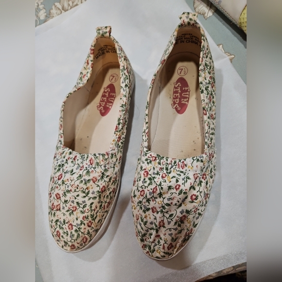 Fun Steps Floral 90's Slip On Size 7 1/2 - Picture 4 of 11